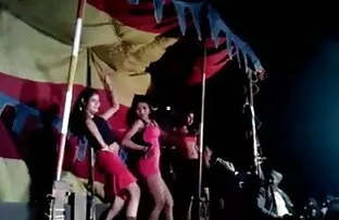 जंगली इंग्लिश सेक्सी ब्लू वीडियो वास्तविक जीवन पति और पत्नी कैम पर चूसने