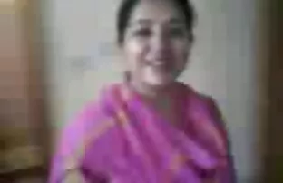 येनियर हस्तमैथुन और एक पेशाब एकल लेता है सेक्सी मूवी इंग्लिश में