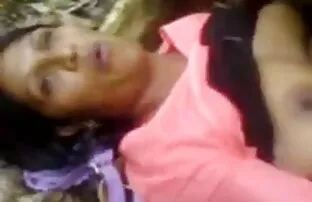 OLD4K. बूढ़ा आदमी युवा छात्र शैनी रयान के निविदा बीएफ इंग्लिश फिल्म सेक्सी शरीर का आनंद लेने के लिए खुश है