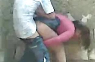 एक सुंदर एक्स एक्स एक्स वीडियो इंग्लिश फिल्म गोरा एक फेरारी पर डिल्डो हो जाता है