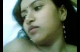 लेस्बियन यादा इंग्लिश मूवी सेक्सी इंग्लिश मूवी सेक्सी के चेहरे पर बैठे